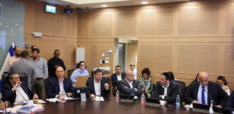 דיון בוועדת הכספים בנושא המס על הרווחים הכלואים / צילום: נועם מושקוביץ', דוברות הכנסת