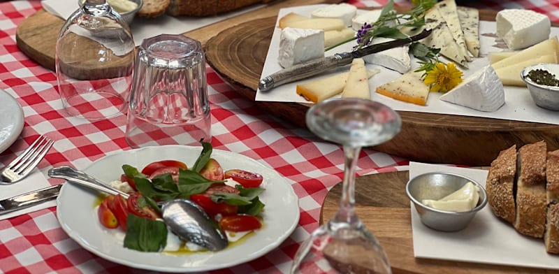 "מטעמים אצל חנן הגבן / צילום: אריאל דובז'ינסקי"