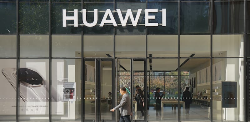 "וואווי הסינית הציגה ניסיונות גיוס עקשניים במיוחד / צילום: Reuters, Costfoto"