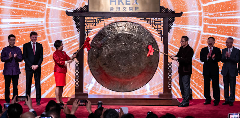 "בורסת הונג קונג / צילום: ap, Louise Delmotte"