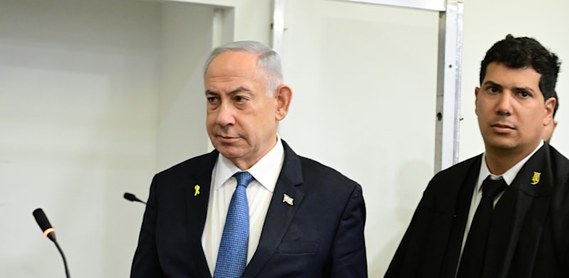 "עו''ד עמית חדד וראש הממשלה בנימין נתניהו בבית המשפט המחוזי בתל אביב / צילום: יוסי זליגר"