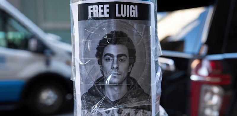 "לואיג'י מניון. חשוד ברצח מנכ''ל חברת ביטוח בריאות / צילום: ap, Julia Demaree Nikhinson"