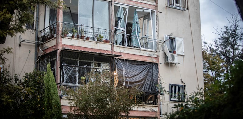 "הבניין שנפגע / צילום: Reuters, Eyal Warshavsky"