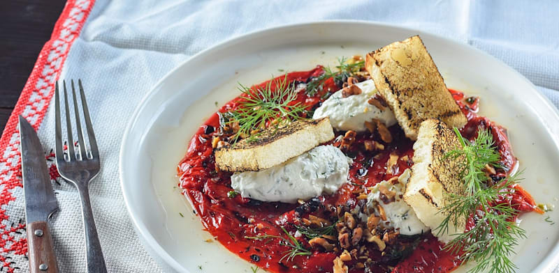 פצ'יני צ'ושקי פלפלים קלויים במסעדת ראי / צילום: גלעד הר שלג