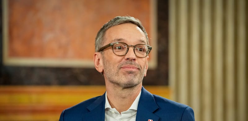 "יו''ר מפלגת החירות האוסטרית, הרברט קיקל / צילום: ap, Andreea Alexandru"