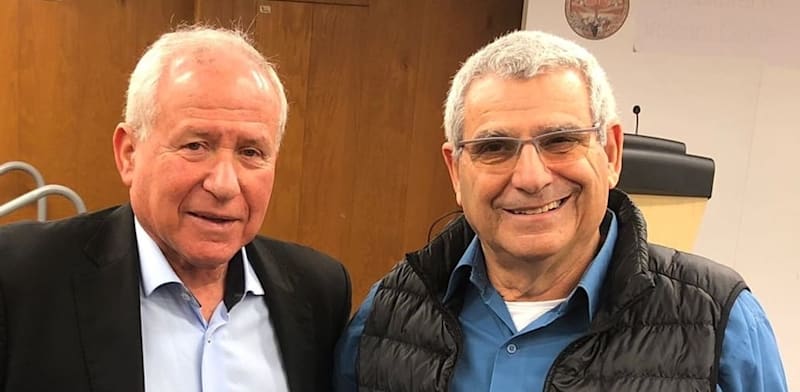 מימין: אופי רייך מנכ''ל מועצת הדבש וח''כ אבי דיכטר שר החקלאות / צילום: מועצת הדבש