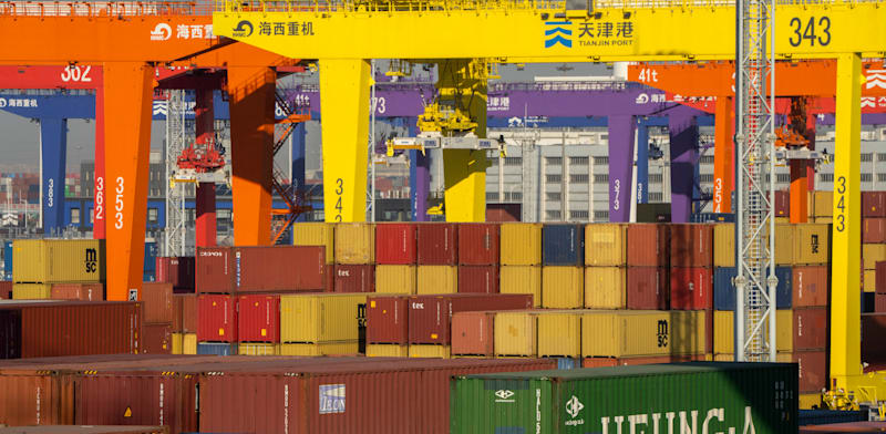 "נמל טיינג'ין בסין / צילום: ap, Mark Schiefelbein"