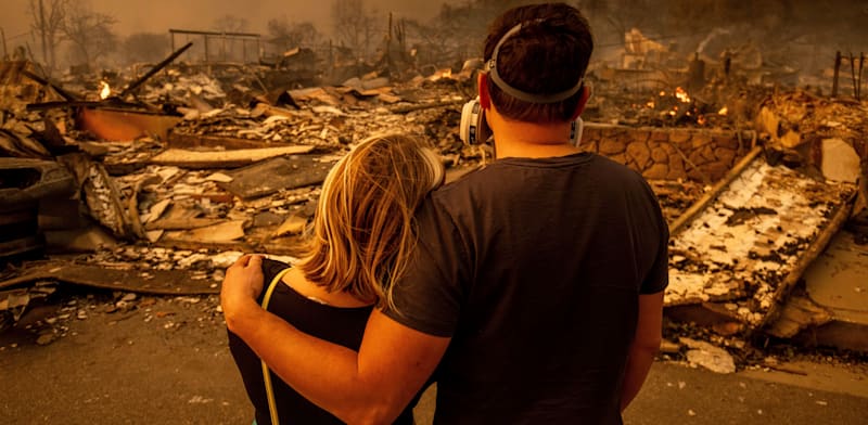 "לוס אנג'לס אחרי השריפות. 15 אלף בתים פרטיים נפגעו / צילום: ap, Ethan Swope"