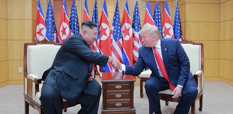 דונלד טראמפ נפגש עם קים ג'ונג און באזור המפורז הקוריאני, 2019 / צילום: Reuters, KCNA