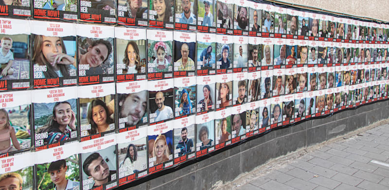 "תמונות החטופים / צילום: Shutterstock, Omri Eliyahu"