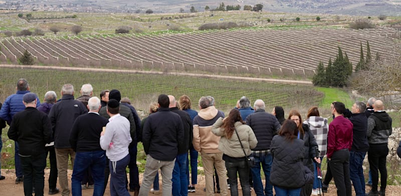 "משתתפי הכנס בסיורים לאורך יישובי הגדר בצפון / צילום: כדיה לוי"