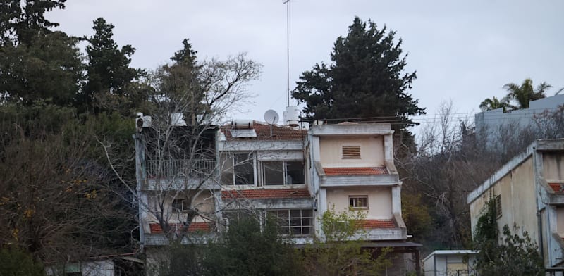 בית שנפגע במטולה. עסקה אחת מאז ספטמבר 2023 / צילום: שלומי יוסף