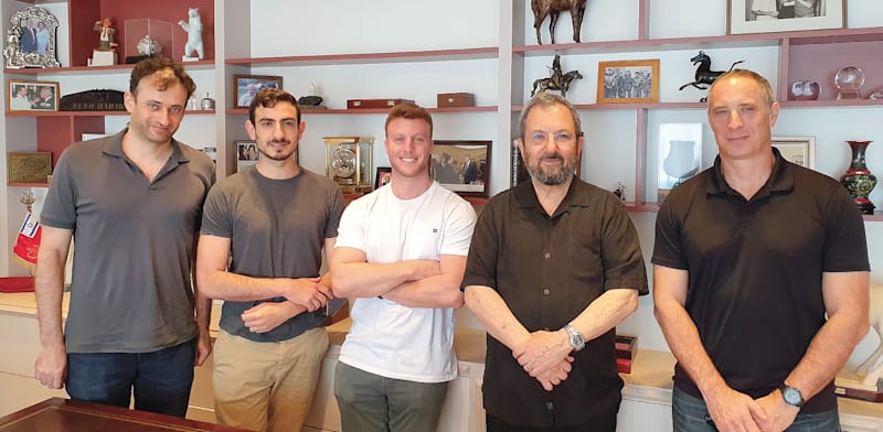 "מייסדי פאראגון, מימין: מפקד 8200 לשעבר תא''ל במיל' אהוד שניאורסון, וראש הממשלה לשעבר אהוד ברק / צילום: יח''צ"