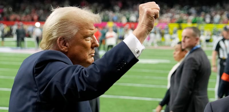 "נשיא ארה''ב במשחק הסופרבול. הודיע על ביטול הפני / צילום: ap, Ben Curtis"