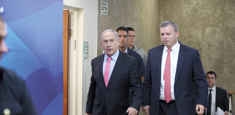 "''ממשלות הימין לא מתנהגות כמו ימין''. גרונר ונתניהו ב־2016 / צילום: עמית שאבי, ידיעות אחרונות"