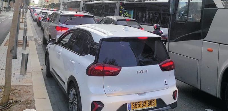 דרך בגין. נסיעה איטית ומייגעת / צילום: תמונה פרטית