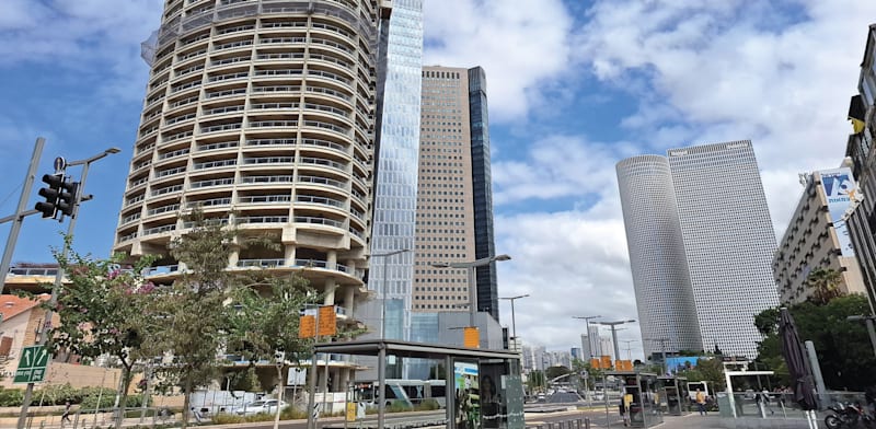 "העבודות על מלון שרונה. החברה כבר ספגה קנס בגובה 14 מיליון שקל מרמ''י / צילום: Shutterstock"