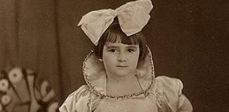 ילדה מחופשת בגן הילדים של המרכז היהודי. הוואנה, קובה, 1930 / צילום: המרכז לתיעוד חזותי ע''ש אוסטר, אנו - מוזיאון העם היהודי, באדיבות קלרה כהן-מלחי