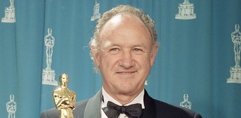 "ג'ין הקמן בעת הזכייה בפרס האוסקר השני שלו / צילום: ap"