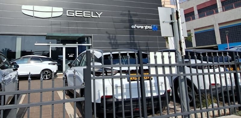 מכירת רכבי המותג GEELY בארץ. מבצעי רכב כבר לא מפתים את הצרכנים / צילום: טלי בוגדנובסקי