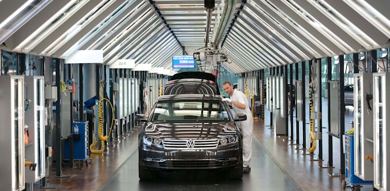 "מפעל לייצור רכבים של פולקסוואגן בדרזדן, גרמניה / צילום: Associated Press, Jens Meyer"