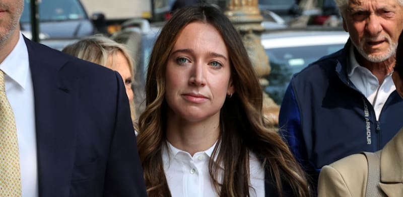 "צ'ארלי ג'ביס מגיעה לבית המשפט במנהטן / צילום: Reuters, Mike Segar"