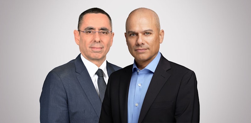 "ידין ענתבי (הפועלים) ואבי לוי (דיסקונט) / צילום: יונתן בלום, ישראל הדרי"