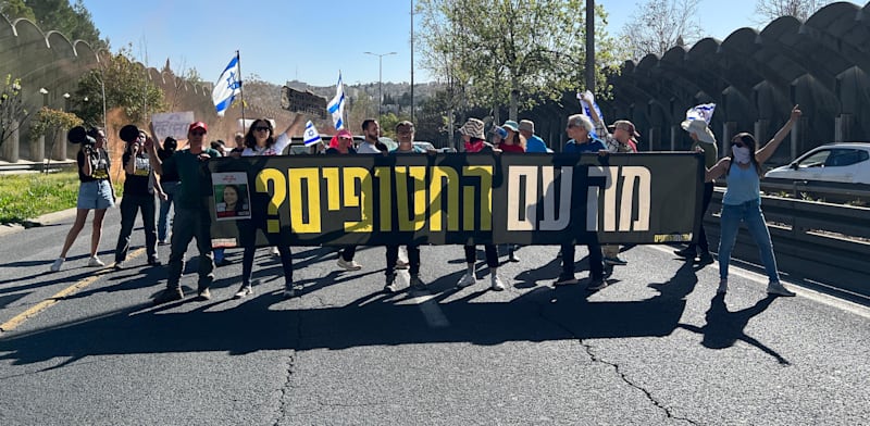 הפגנה לשחרור החטופים בדרך בגין בירושלים / צילום: יעל גדות