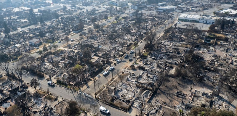 אזור אלטדנה לאחר השריפות. השיקום צפוי לקחת שנים / צילום: Shutterstock