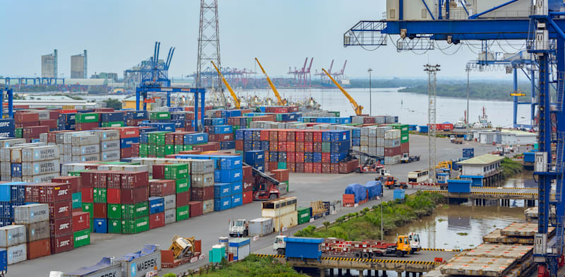 "נמל הו צ'י מין סיטי בוייטנאם / צילום: Shutterstock, Igor Grochev"