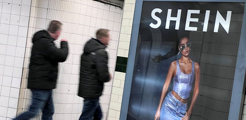 "מודעת פרסומת של שיין. המטרה: להוריד עלויות / צילום: Reuters, Suzanne Plunkett"