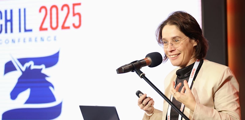 "אלונה בר און, מו''ל גלובס, בכנס TECH IL / צילום: שלומי יוסף"