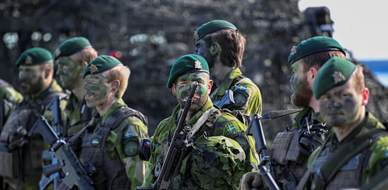 "חיילים שוודים באימון שנערך עם הצבא הפיני באפריל 2023 / צילום: Reuters"