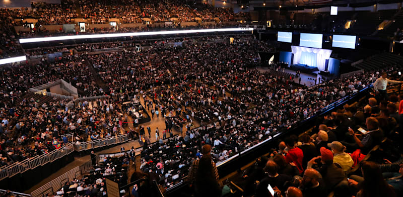 "האסיפה השנתית של ברקשייר האת'ווי באומהה ביום שבת האחרון / צילום: Reuters, SCOTT MORGAN"