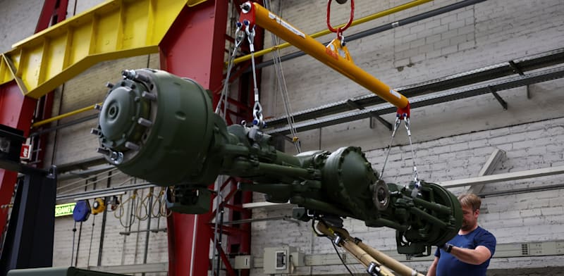 "מפעל של ריינמטאל,  יצרנית הנשק הגדולה בגרמניה / צילום: Reuters, KAI PFAFFENBACH"