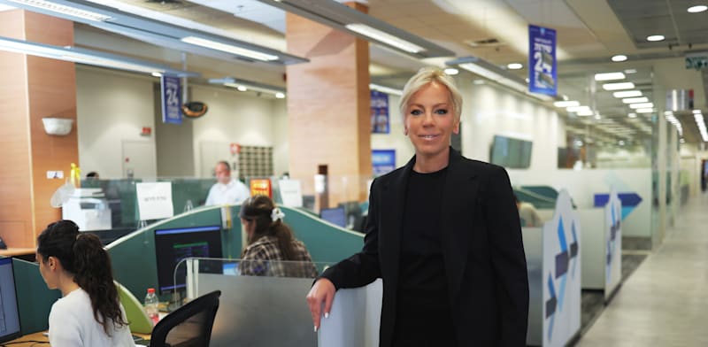 "מיטל שירן-הראל, מנהלת השיווק של לאומי / צילום: דרור סיתהכל"