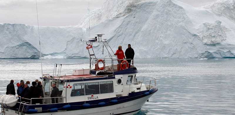 "סירה בחופי גרינלנד / צילום: Reuters, SMichael KappelerPool"