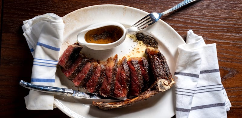 "אנטריקוט על העצם / צילום: איתמר גינזבורג"