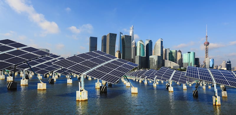 "מתקנים סולאריים בשנגחאי / צילום: Shutterstock, א.ס.א.פ קריאייטיב"