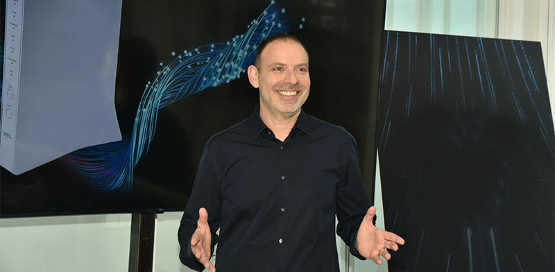 "מנכ''ל yes פלאפון, אילן סגל / צילום: רמי זרנגר"