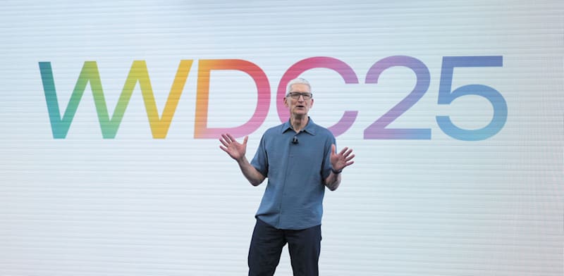 "מנכ''ל אפל טים קוק באירוע השנתי של החברה / צילום: ap, Photo/Jeff Chiu"