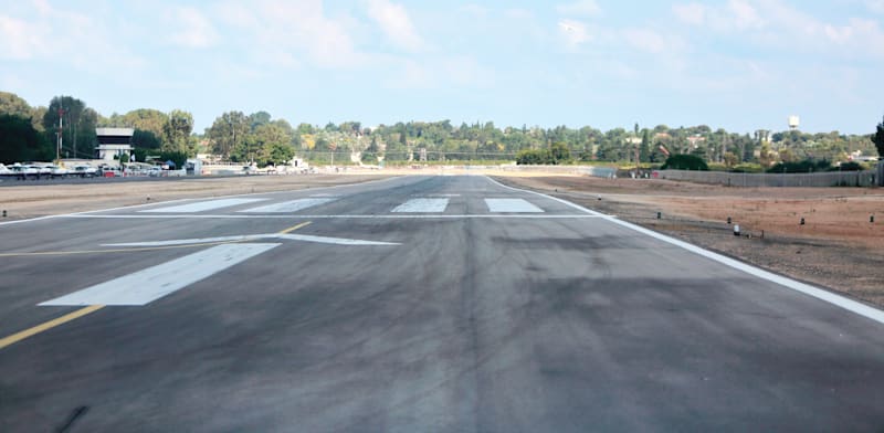 "שדה התעופה בהרצליה / צילום: Shutterstock"