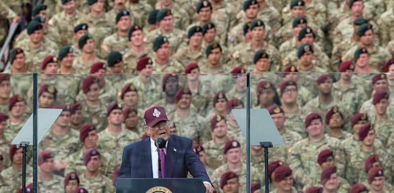 "טראמפ נואם בבסיס פורט בראג בצפון קרוליינה, השבוע / צילום: Reuters, EyePress News"