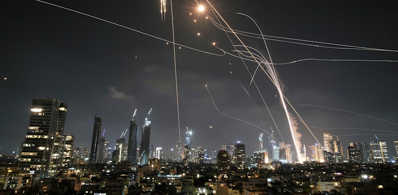 "יירוטים של שיגורים מאיראן במרכז הארץ / צילום: ap, Leo Correa"