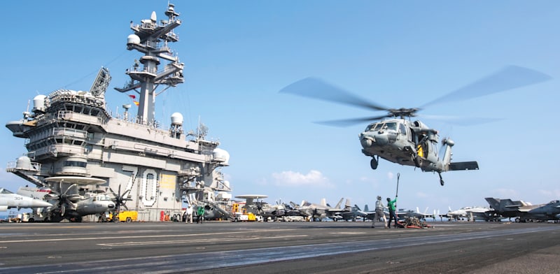 נושאת מטוסים אמריקאית במזרח התיכון / צילום: ap, Petty Officer 3rd Class Nathan Jordan