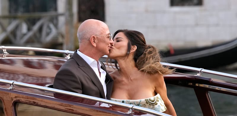 "לורן סנצ'ז וג'ף בזוס בחגיגות החתונה בונציה / צילום: ap, Luca Bruno"