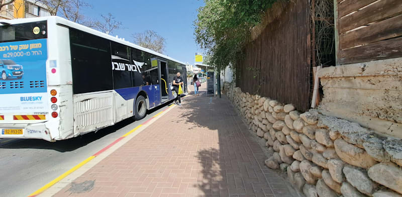 "אוטובוס בבאר שבע / צילום: טלי בוגדנובסקי"