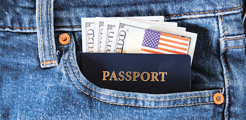 "צניחת הדולר פוגעת בתיירים האמריקאים / צילום: Shutterstock"