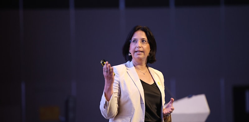 "ליאת שוב, ראש החטיבה העסקית בבנק לאומי, בוועידת ישראל לנדל''ן / צילום: שלומי יוסף"