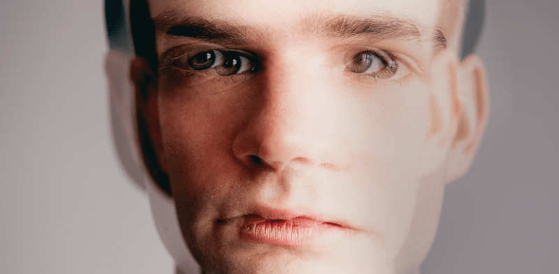 "הבוט הבטיח לו שהוא בסדר. אבל הוא לא היה / צילום: Shutterstock"